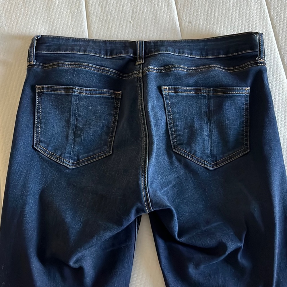 Dark wash skinny jeans sz 29